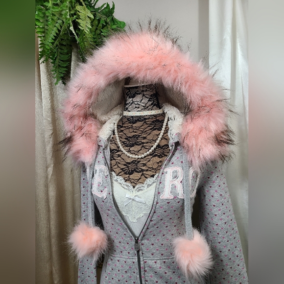 ♡ Y2K ♡ Aeropostale Heart Hoodie Baby Pink Fur Hood & Pompoms - Picture 2 of 12